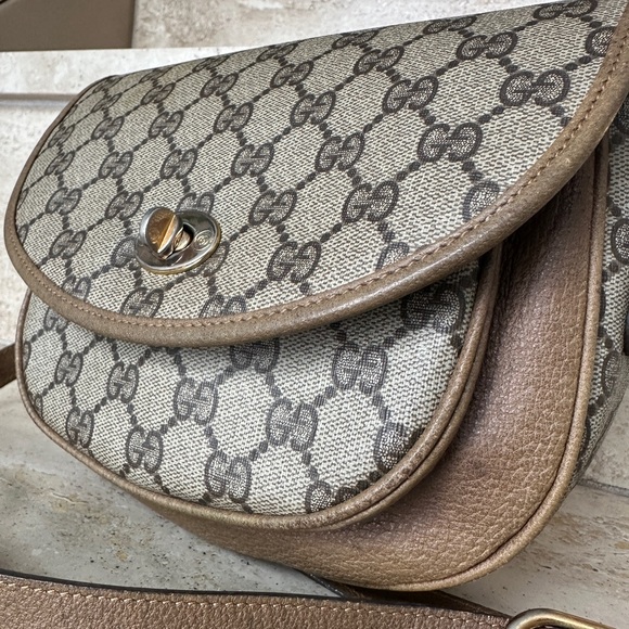 Authentic Gucci Shoulder /Crossbody Bag. - Picture 5 of 17